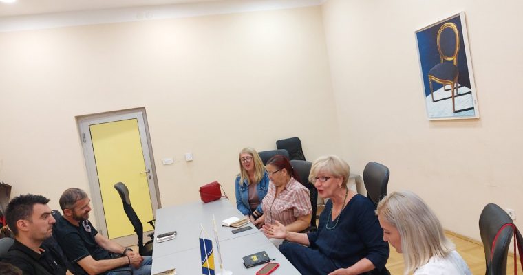 “Inicijativa građanki/na” Mostar održala je sastanak sa Komisijom za odnose sa vjerskim zajedncama i nevladinim organizacijama u Gradu Mostaru.