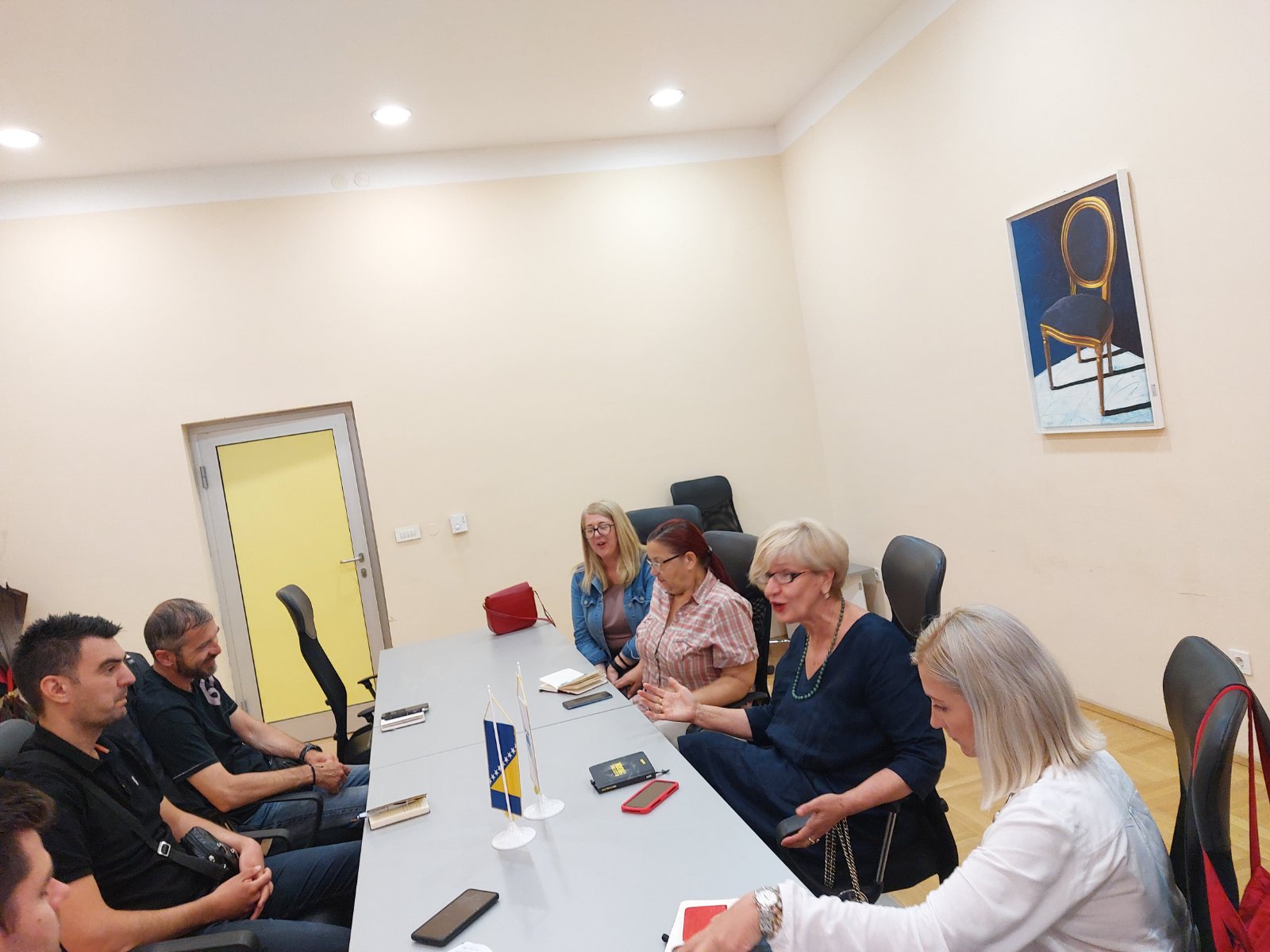 “Inicijativa građanki/na” Mostar održala je sastanak sa Komisijom za odnose sa vjerskim zajedncama i nevladinim organizacijama u Gradu Mostaru.